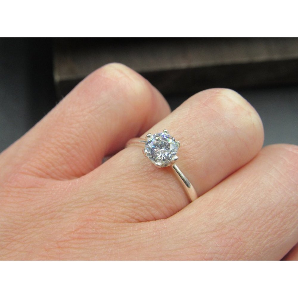 Size 7.5 Sterling Silver Ordinary Single Cubic Zirconia Band Ring View 2